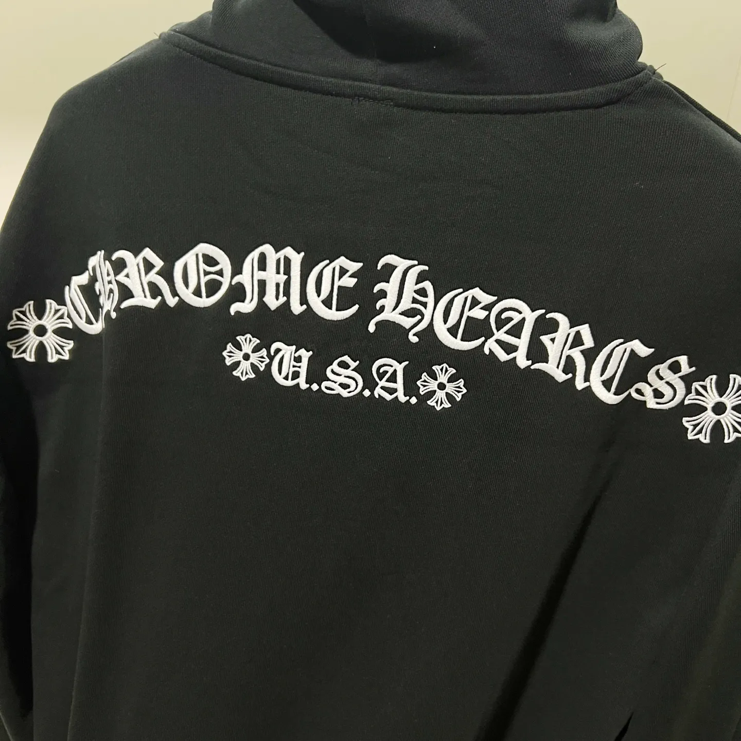 🅿️290 chrome hearts/Chrome Hearts 420g pure cotton hooded sweatshirt Classic Sanskrit letter LOGO embroidery on the front and back 🪡 Logo Official synchronization 1:1 original mold opening Fashion personality Versatile trend Pure original quality Original washed fabric Hang tag Collar label Washed wheat Complete with three labels Color: Black. White. Pink. Size: XS-L